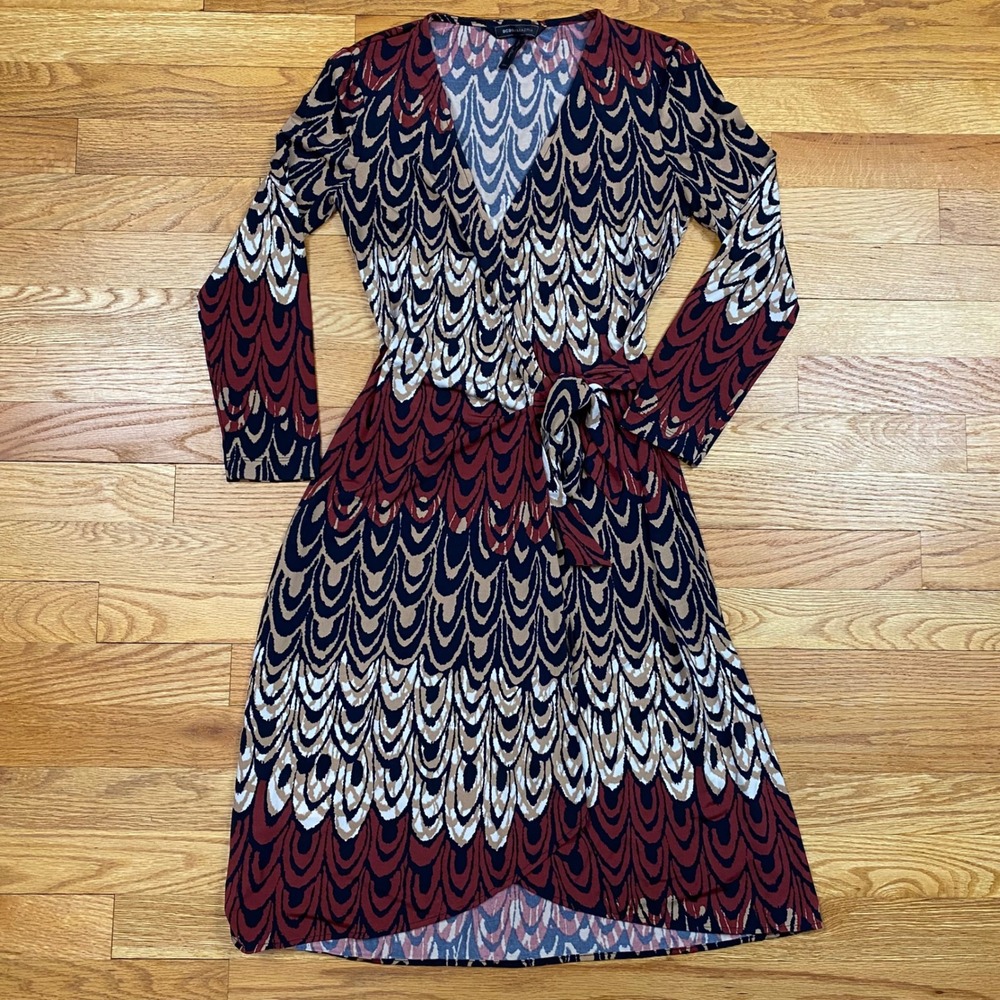 BCBGMAXAZRIA Adele Wrap Dress Womens XXS Scallop Print Burgundy Boho Retro